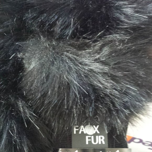 Faux Fox Fur Scarf and Glove Set - Picture 5 of 11